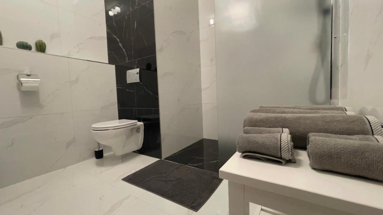 ברומוב R&J Apartmany מראה חיצוני תמונה