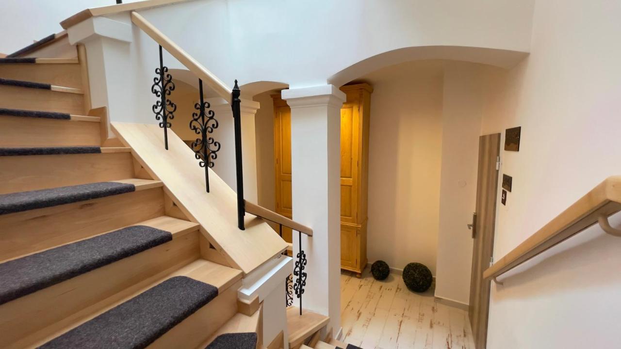 ברומוב R&J Apartmany מראה חיצוני תמונה