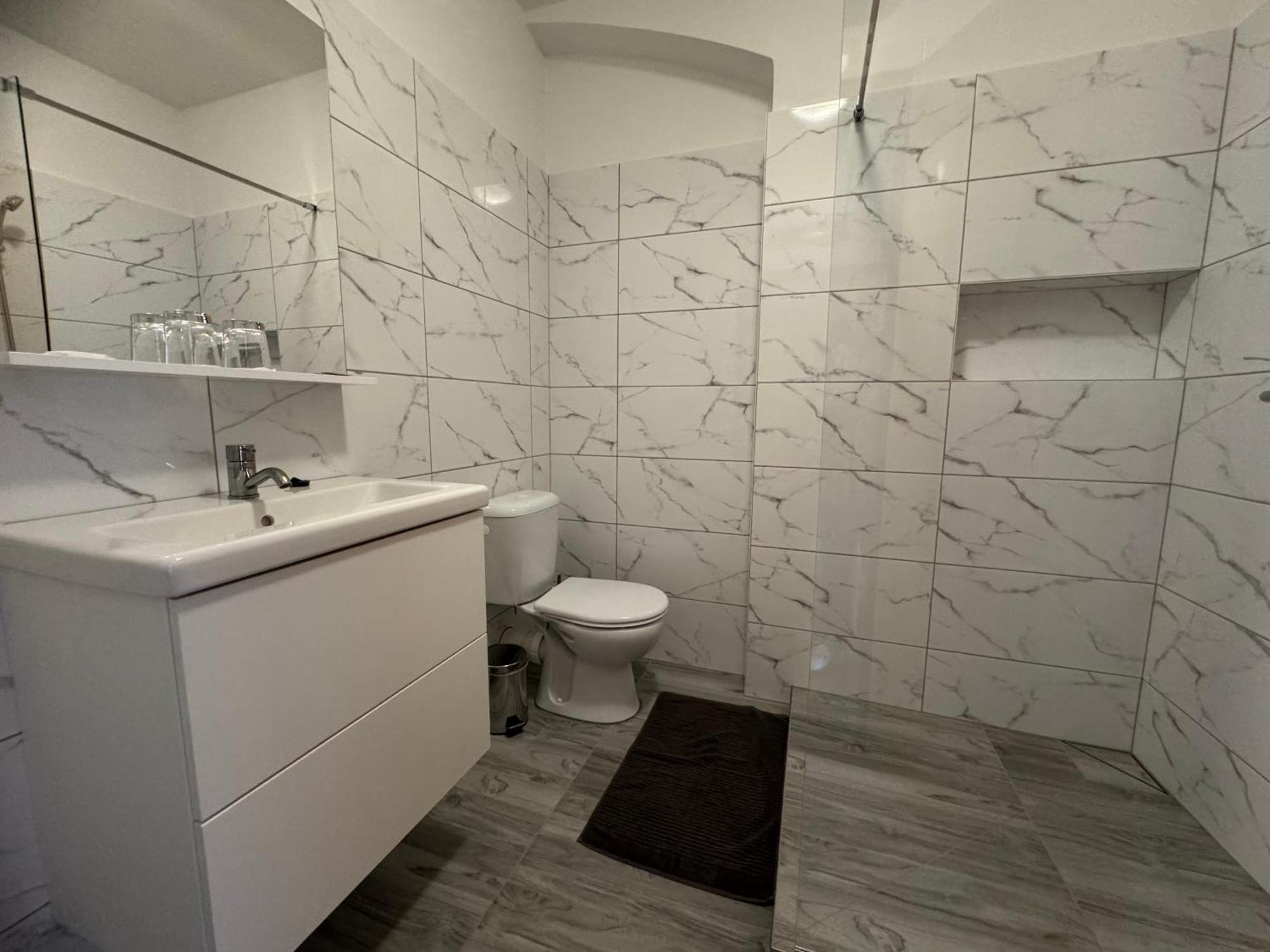 ברומוב R&J Apartmany מראה חיצוני תמונה